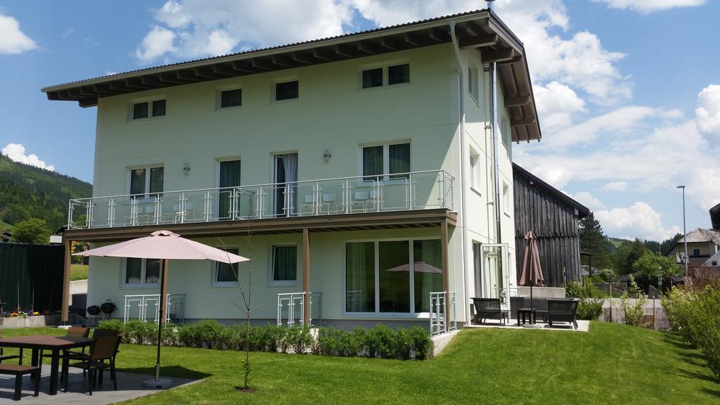 Apartment Haus Van Der Leij Russbach am Pass Gschuett Luaran gambar