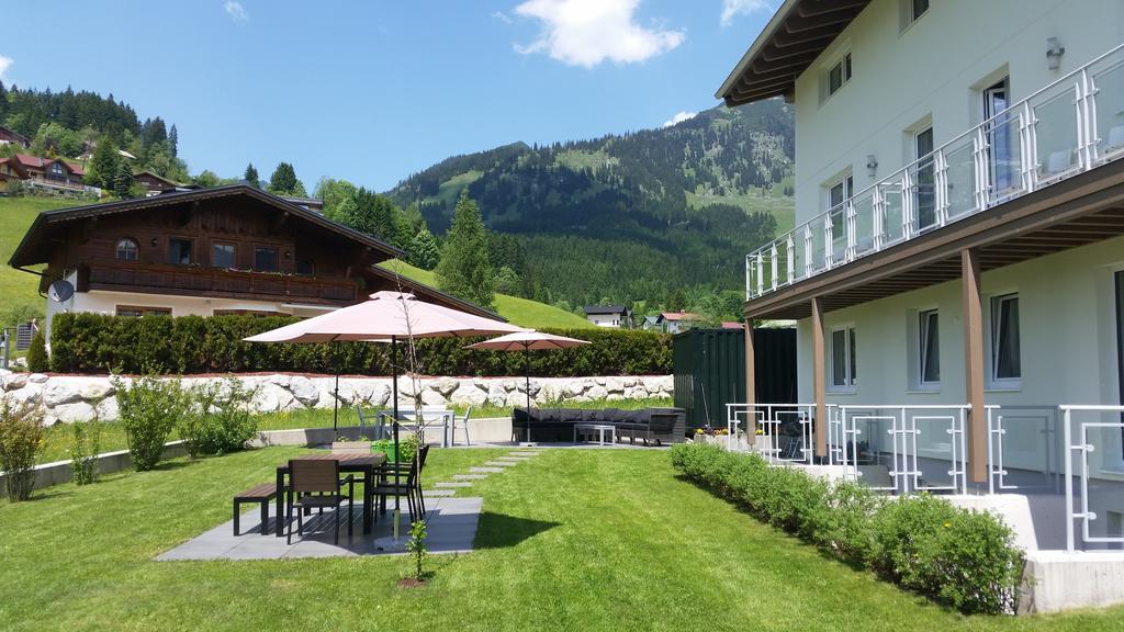 Apartment Haus Van Der Leij Russbach am Pass Gschuett Luaran gambar